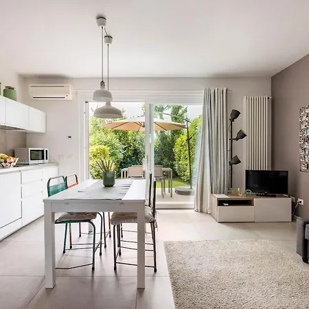Athome * פאדנג'ה סול גארדה